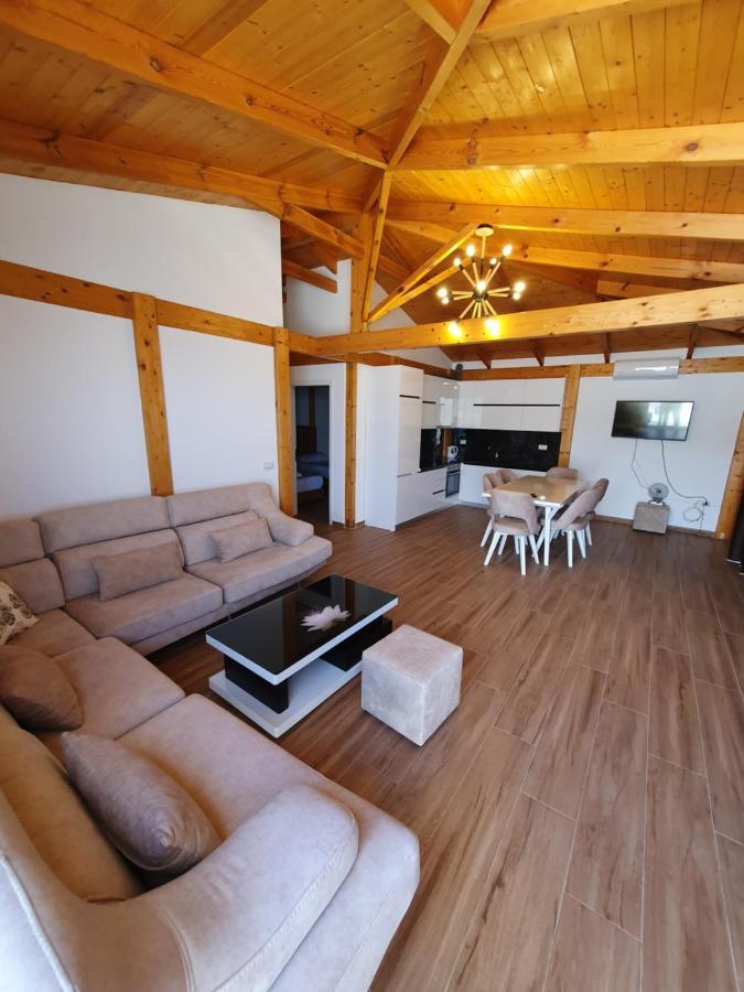 Klajdi Apartaments Sarandë エクステリア 写真