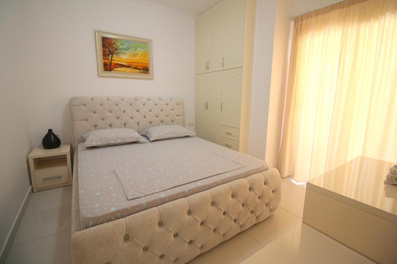 Klajdi Apartaments Sarandë エクステリア 写真