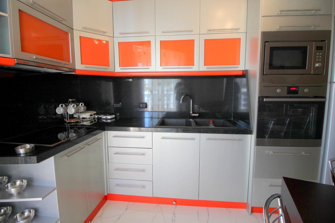 Klajdi Apartaments Sarandë エクステリア 写真