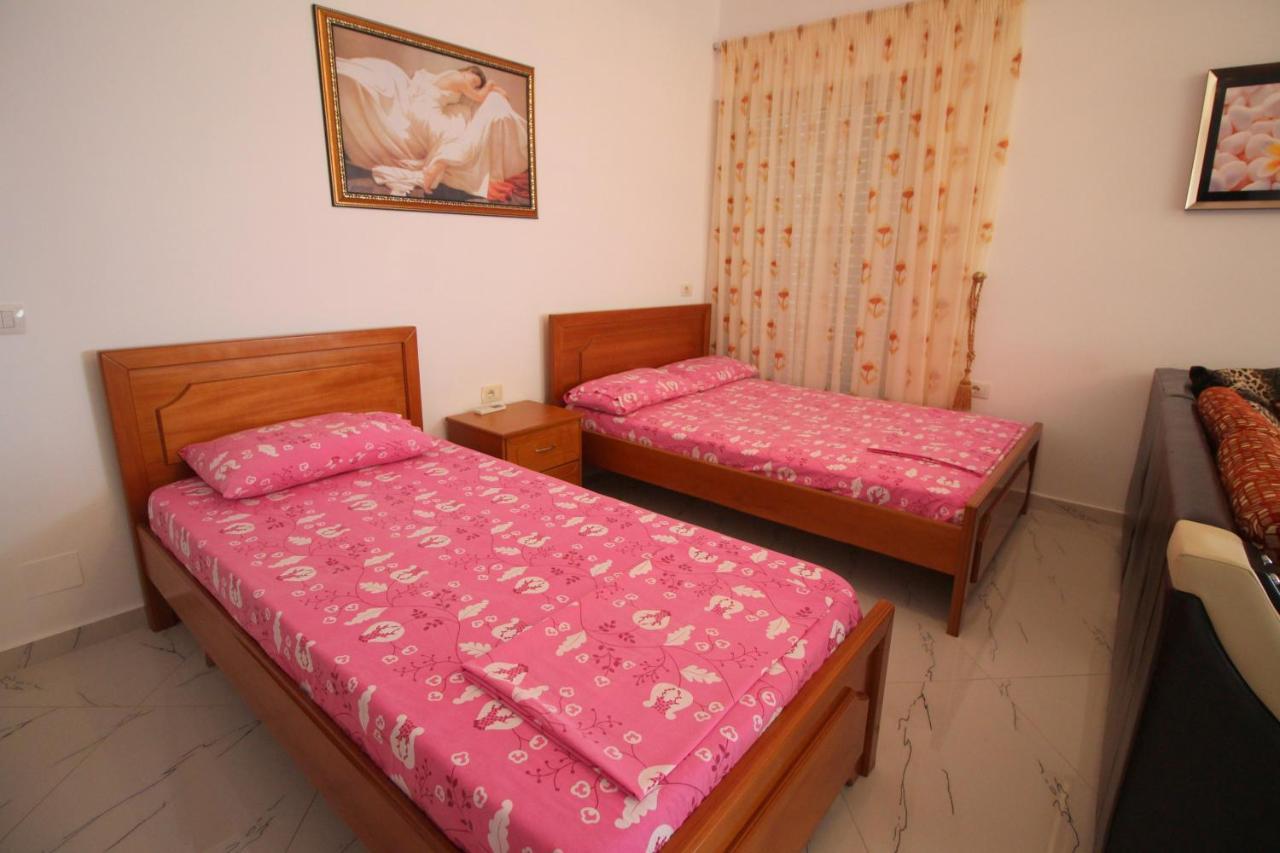 Klajdi Apartaments Sarandë エクステリア 写真