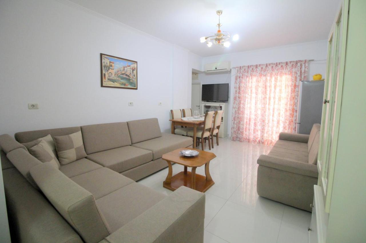 Klajdi Apartaments Sarandë エクステリア 写真