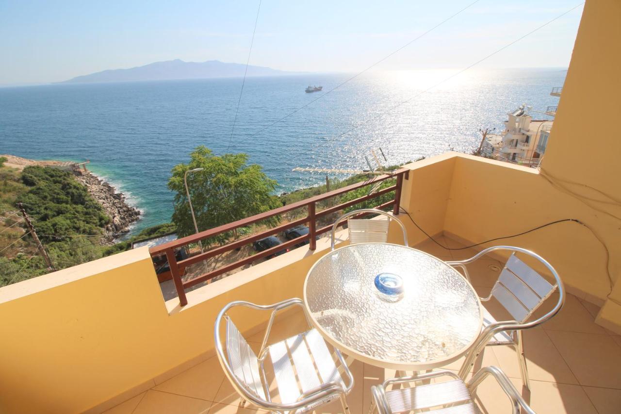 Klajdi Apartaments Sarandë エクステリア 写真