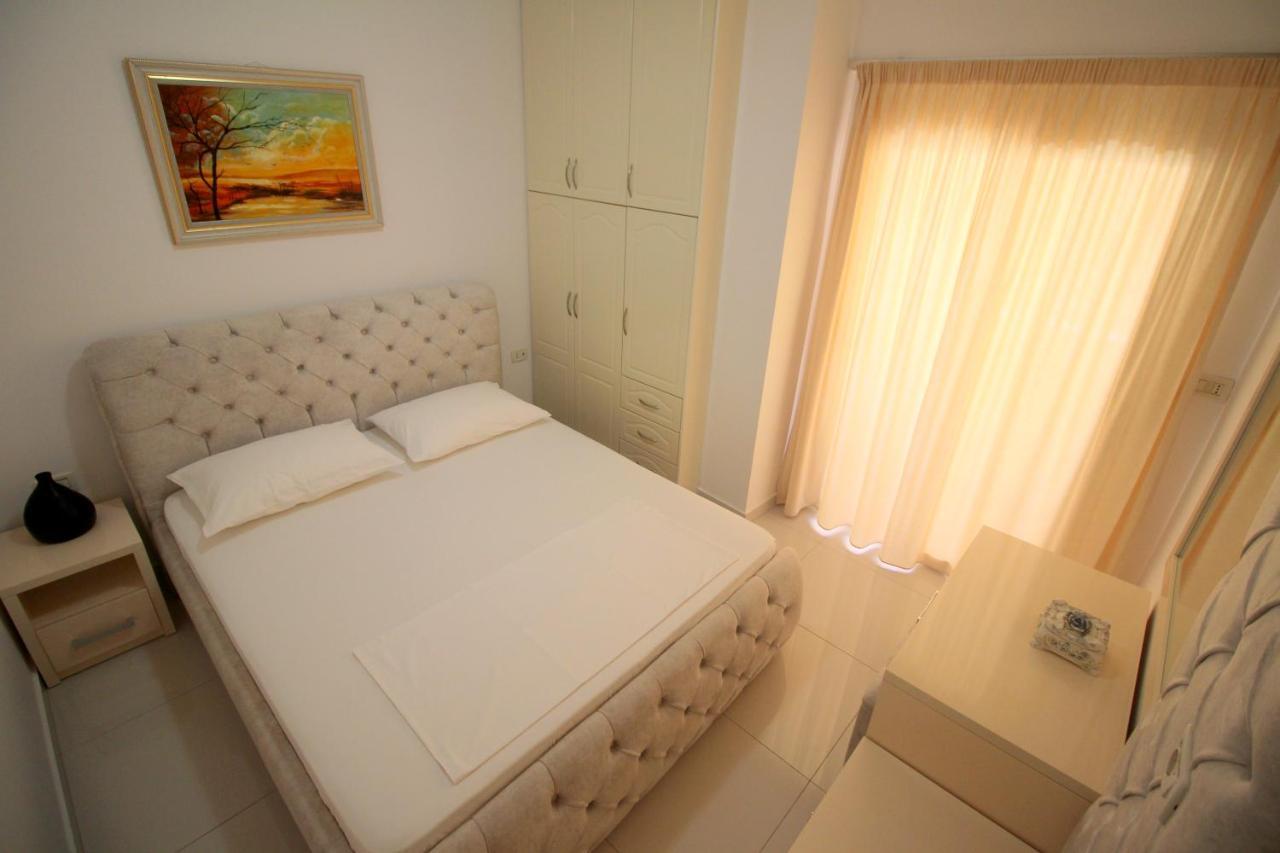 Klajdi Apartaments Sarandë エクステリア 写真