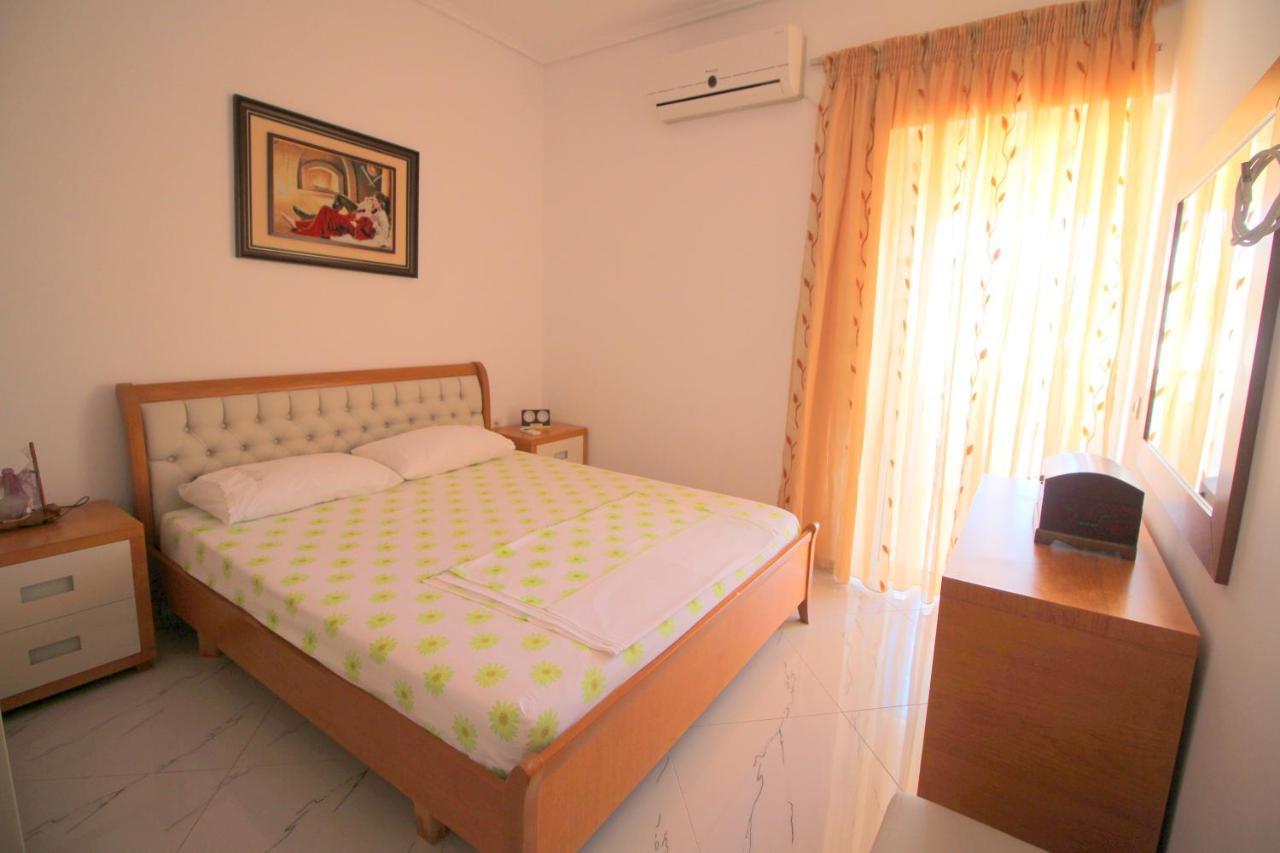 Klajdi Apartaments Sarandë エクステリア 写真