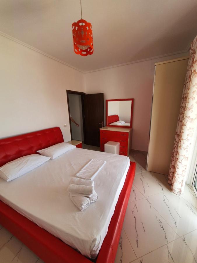 Klajdi Apartaments Sarandë エクステリア 写真