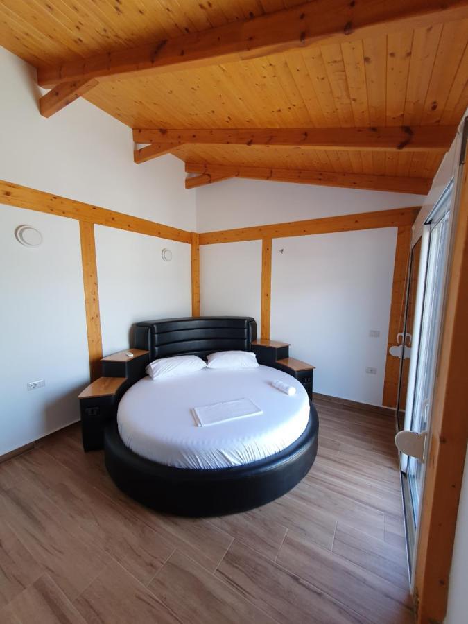 Klajdi Apartaments Sarandë エクステリア 写真