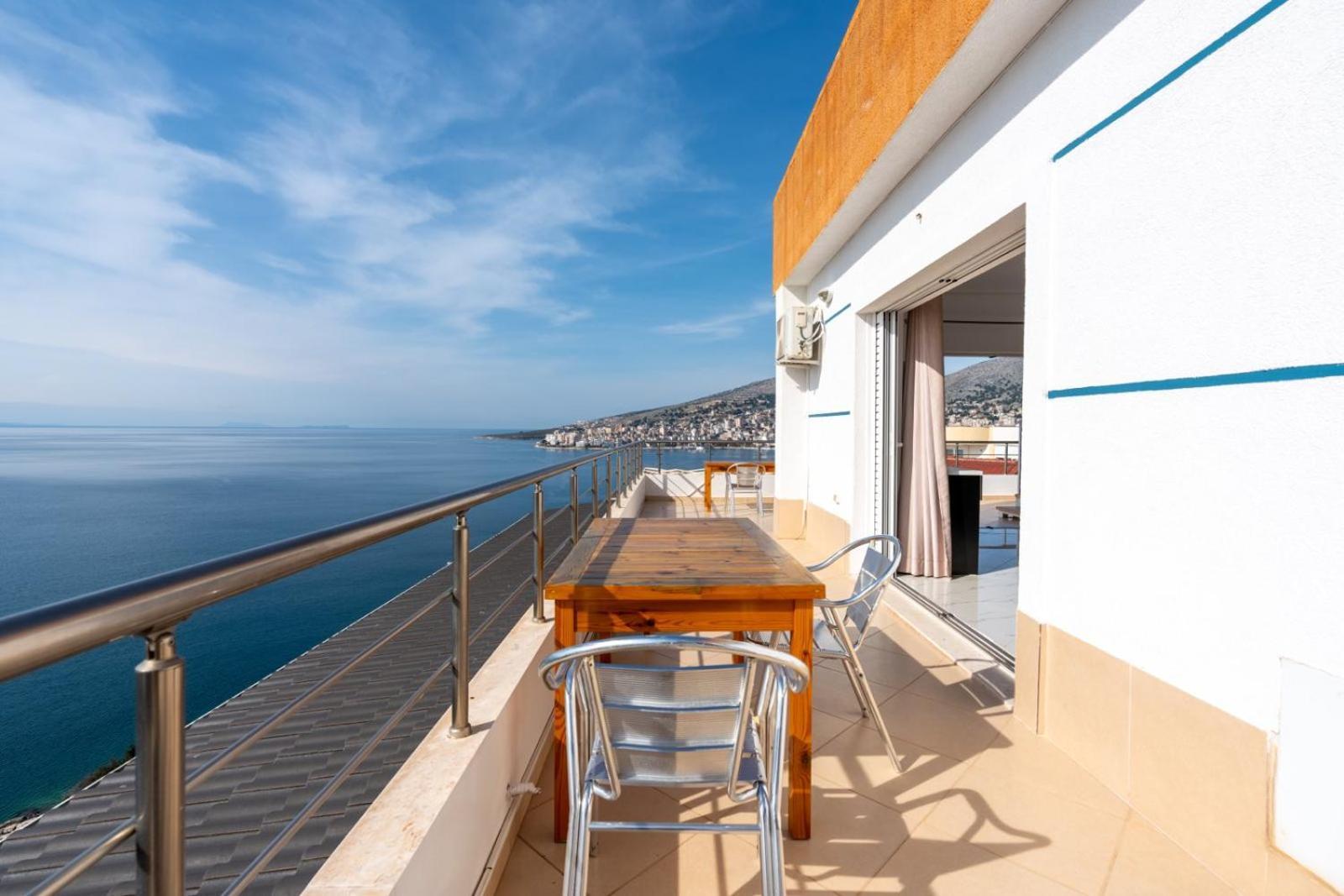Klajdi Apartaments Sarandë エクステリア 写真