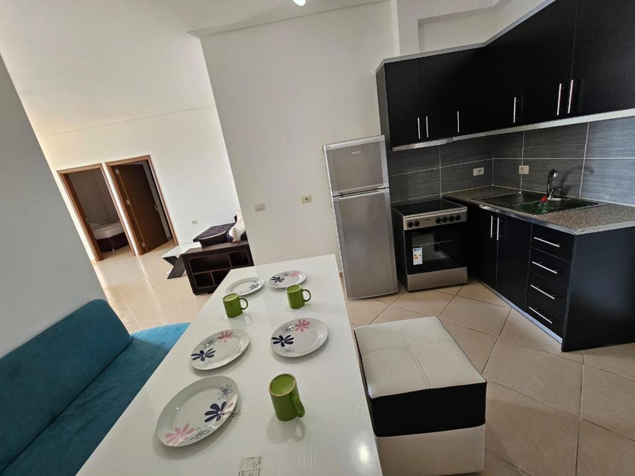 Klajdi Apartaments Sarandë エクステリア 写真