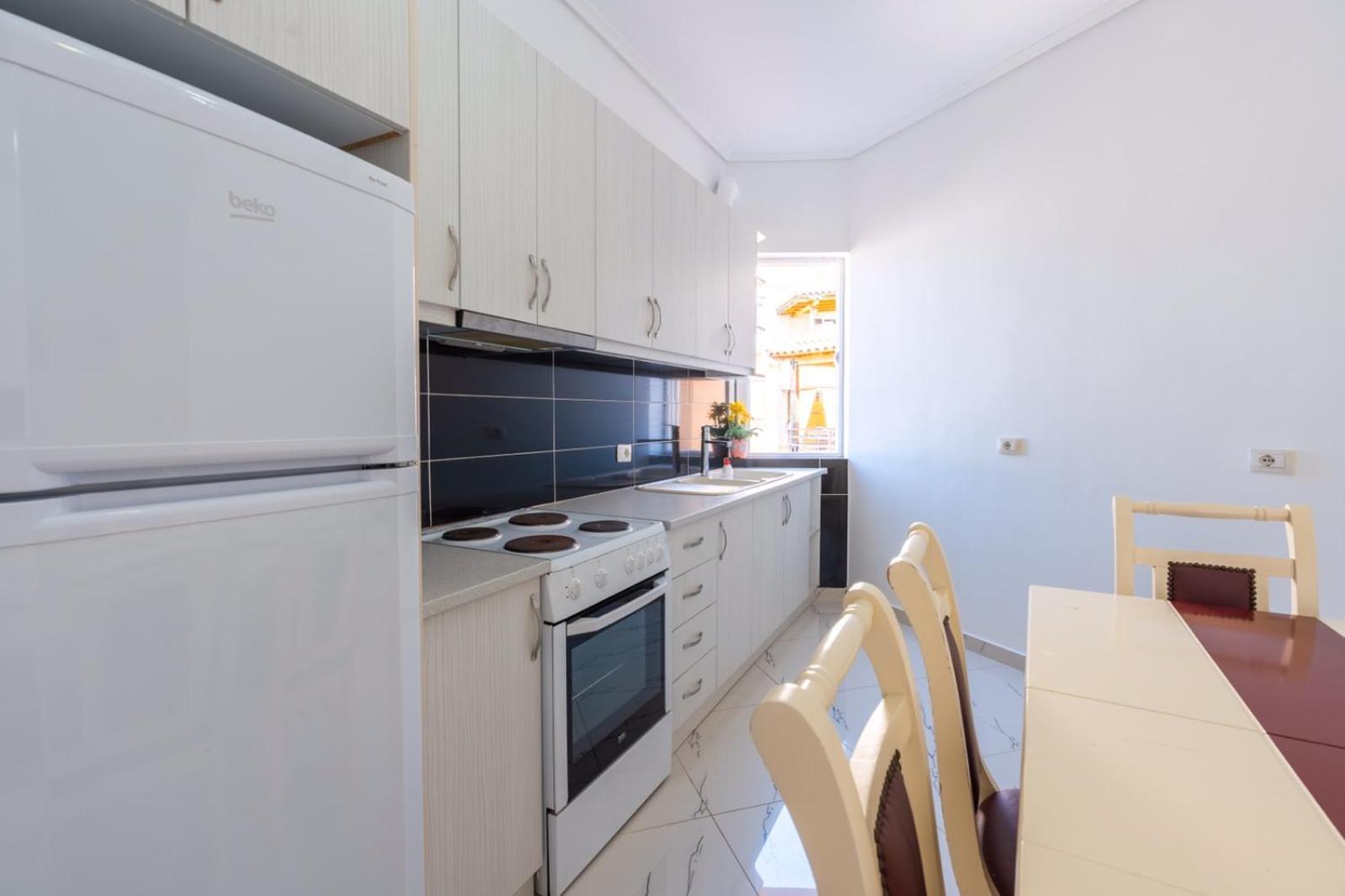 Klajdi Apartaments Sarandë エクステリア 写真