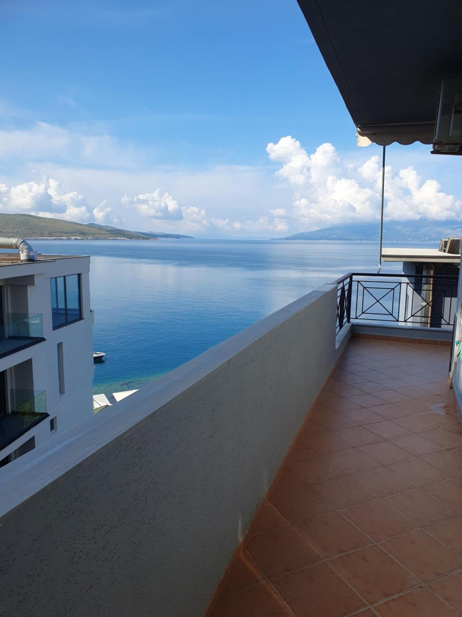 Klajdi Apartaments Sarandë エクステリア 写真