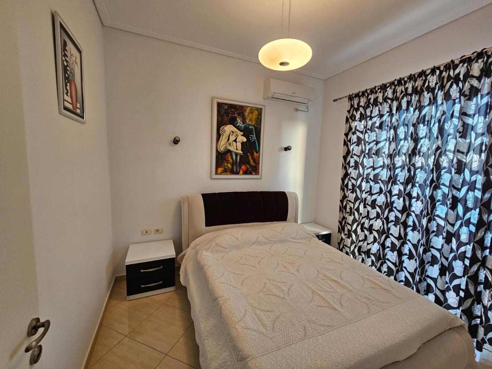 Klajdi Apartaments Sarandë エクステリア 写真